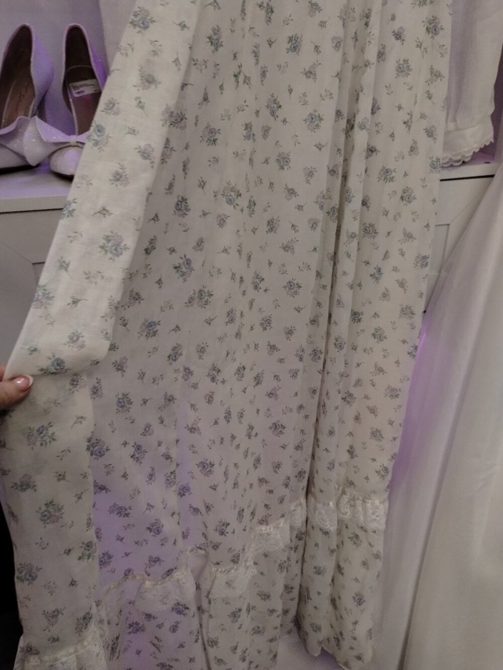 Vintage 80s Gunne Sax White Prairie Maxi Dress with Blue Flowers - Picture 7 of 8